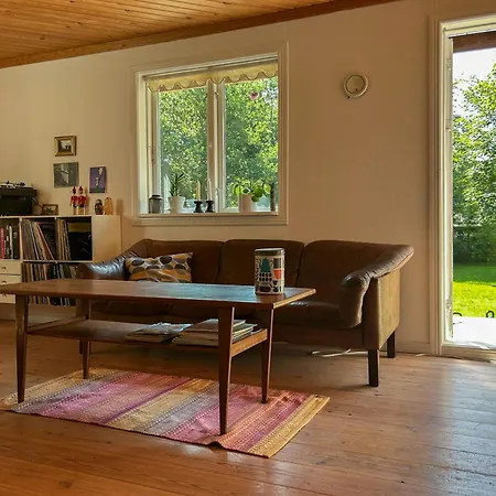 Semesterbostad 70s Inspired House Near Asserbo Frederiksværk